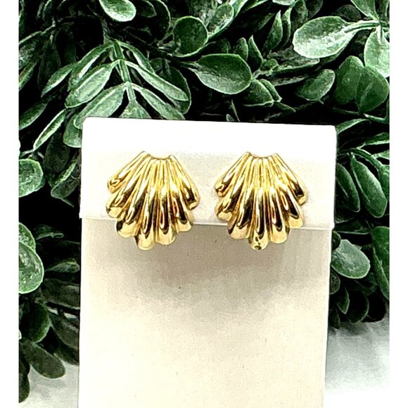Gold Tone Shell Clip-On Earrings - Picture 7 of 7